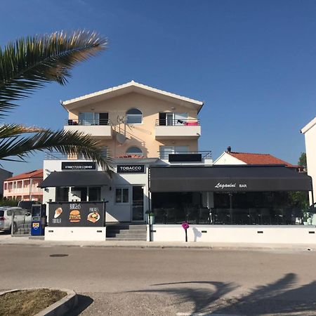 Apartments Villa Marina 로고즈니차 외부 사진