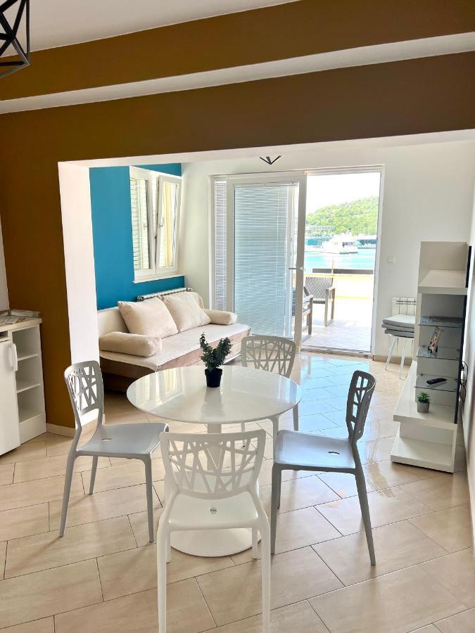 Apartments Villa Marina 로고즈니차 외부 사진