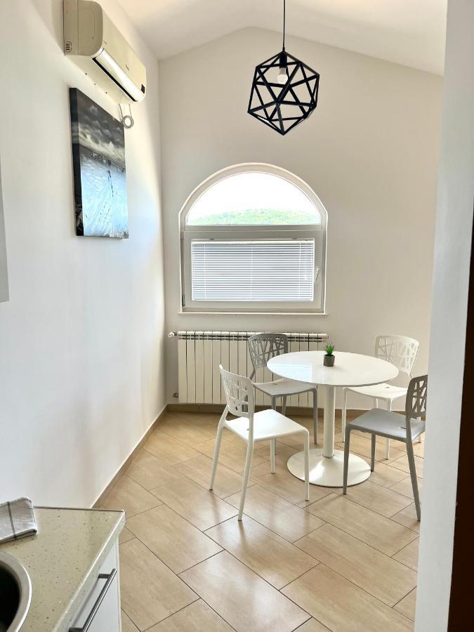 Apartments Villa Marina 로고즈니차 외부 사진