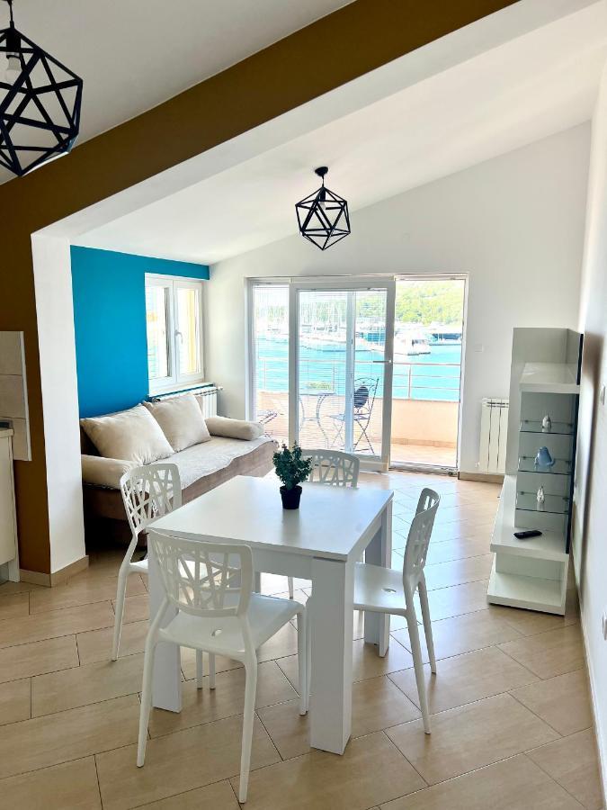 Apartments Villa Marina 로고즈니차 외부 사진