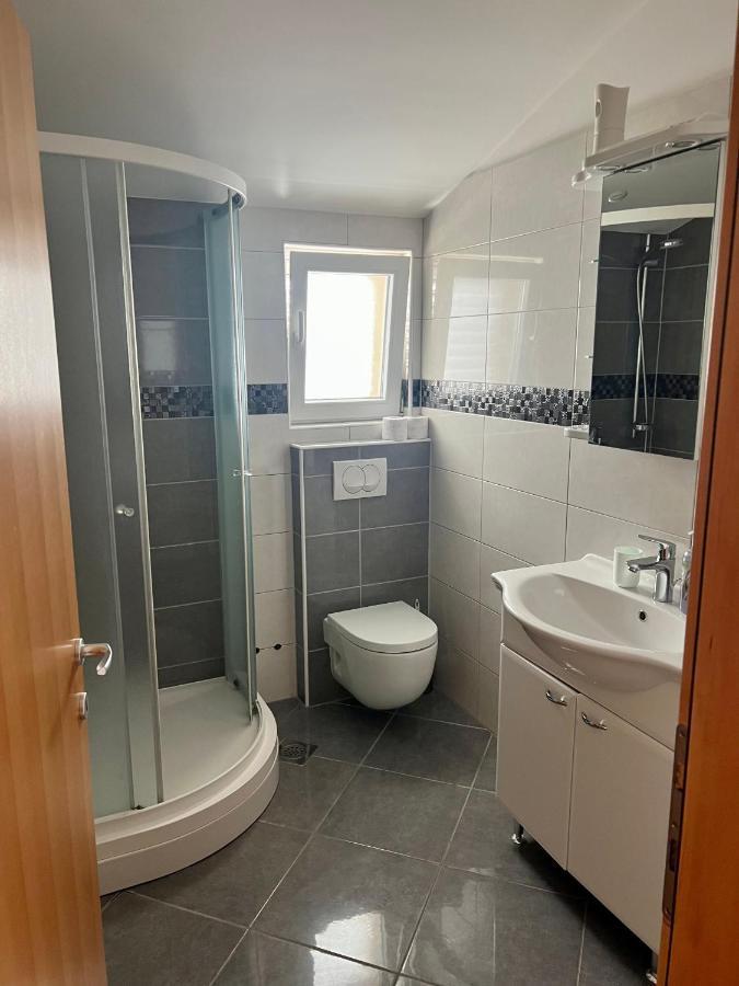 Apartments Villa Marina 로고즈니차 외부 사진