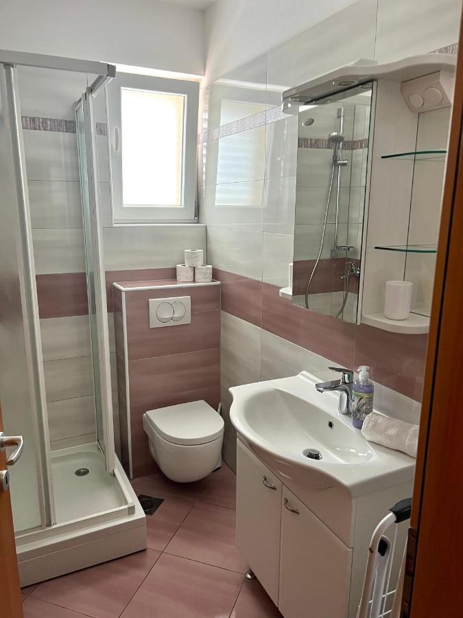 Apartments Villa Marina 로고즈니차 외부 사진