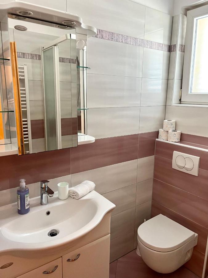 Apartments Villa Marina 로고즈니차 외부 사진
