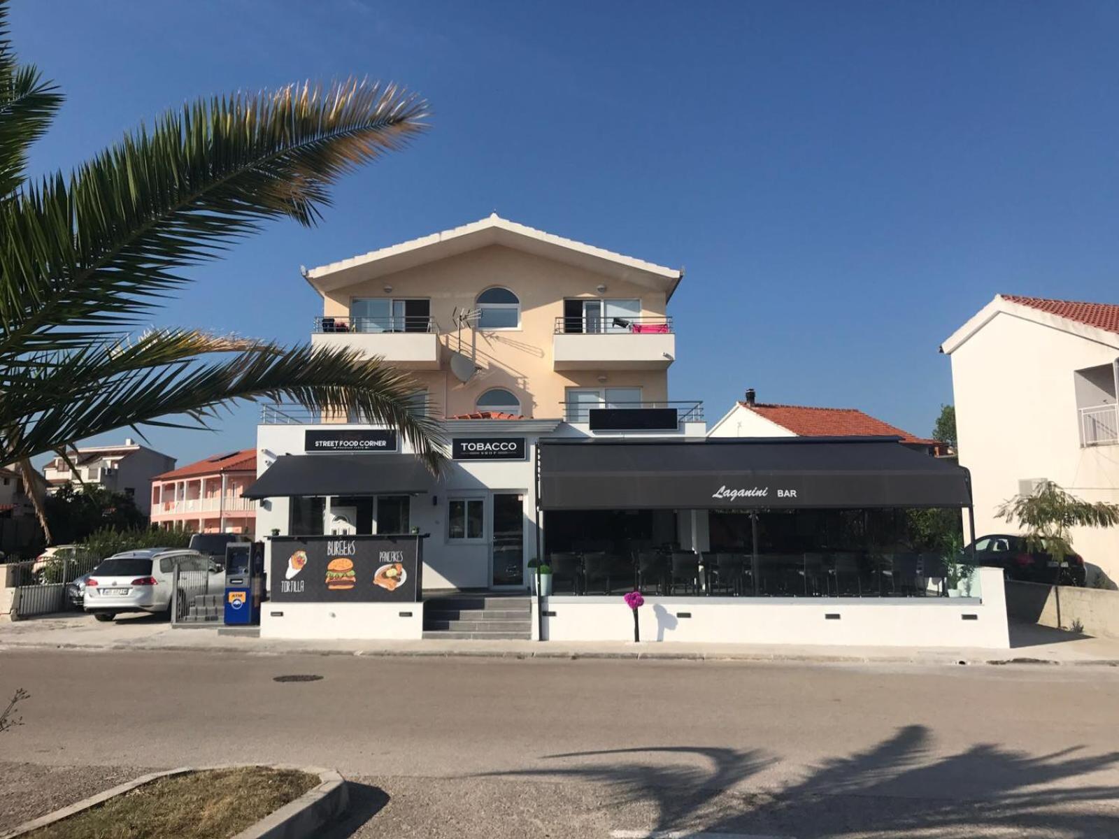 Apartments Villa Marina 로고즈니차 외부 사진
