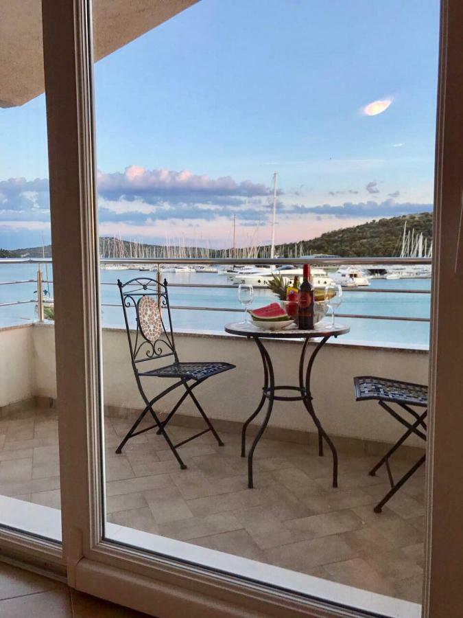 Apartments Villa Marina 로고즈니차 외부 사진